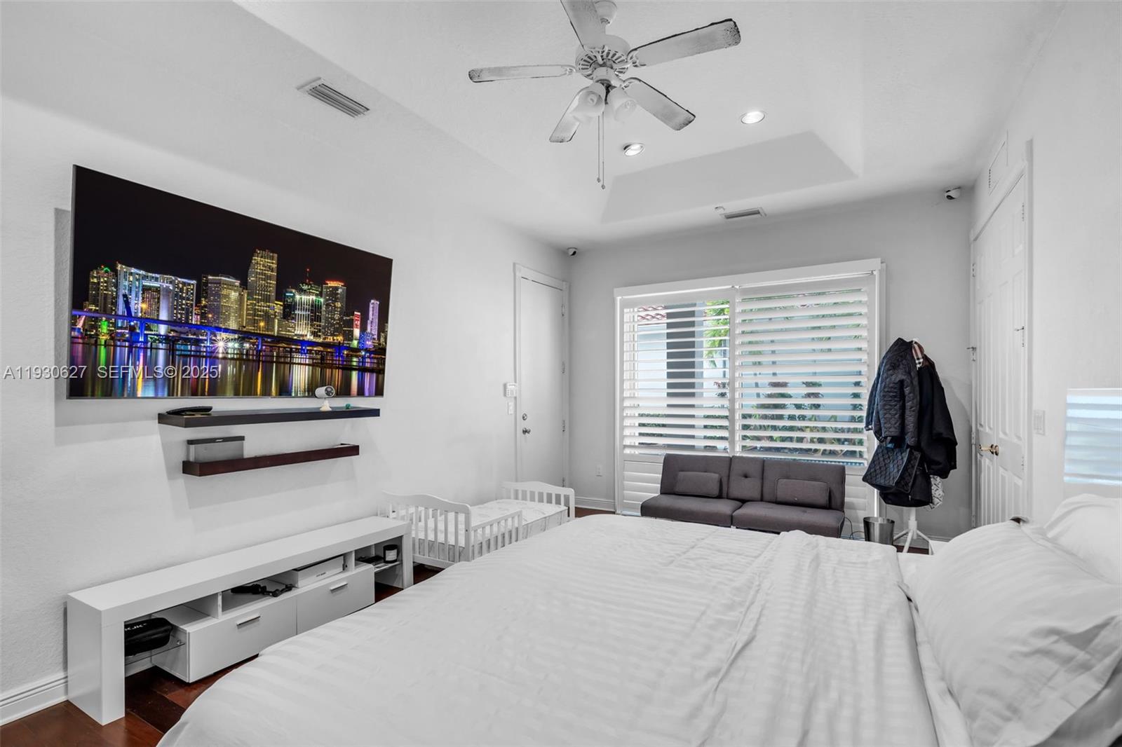 Photo of 1091 Waterside Ln  (1091), Hollywood, Florida, 33019 - 