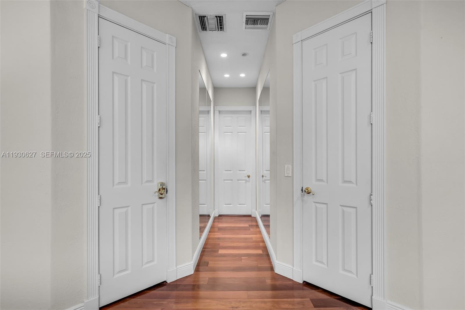 Photo of 1091 Waterside Ln  (1091), Hollywood, Florida, 33019 - 