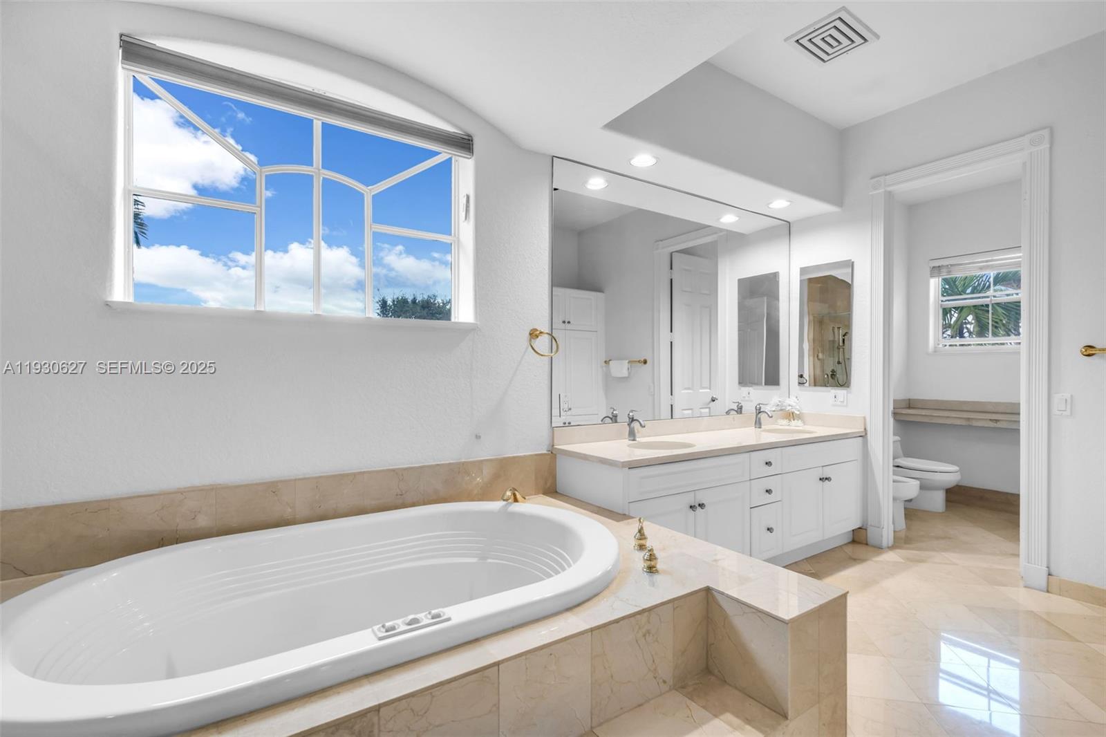 Photo of 1091 Waterside Ln  (1091), Hollywood, Florida, 33019 - 