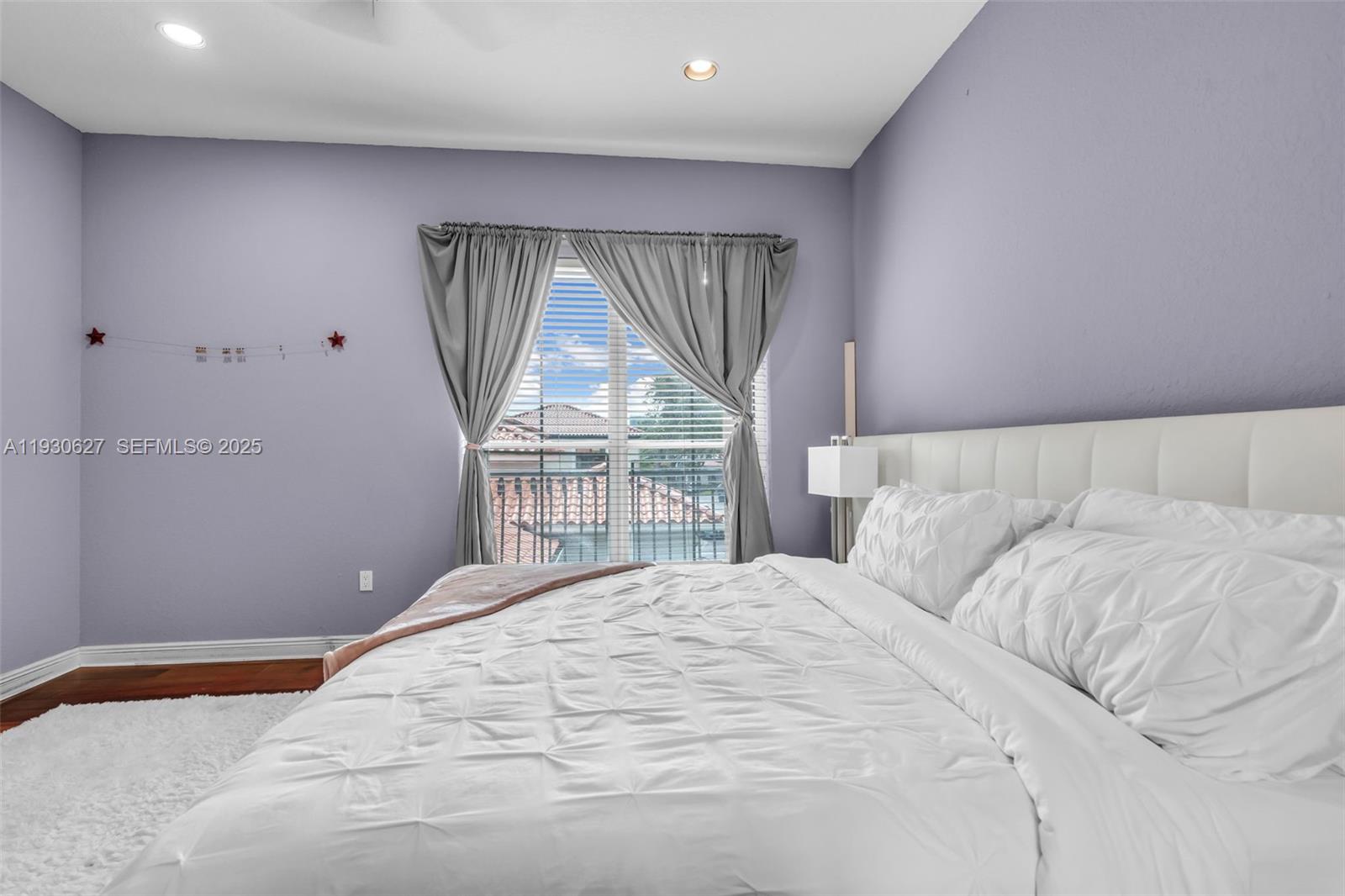 Photo of 1091 Waterside Ln  (1091), Hollywood, Florida, 33019 - 