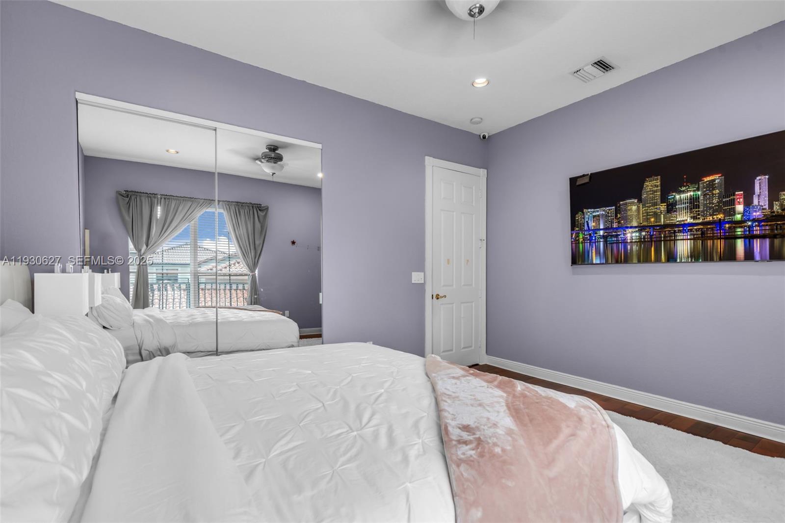 Photo of 1091 Waterside Ln  (1091), Hollywood, Florida, 33019 - 