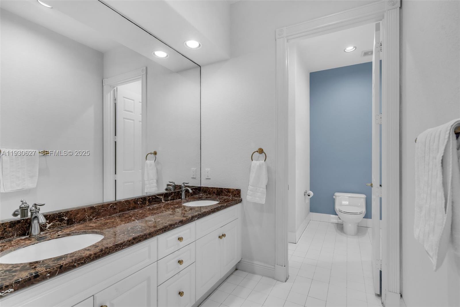 Photo of 1091 Waterside Ln  (1091), Hollywood, Florida, 33019 - 