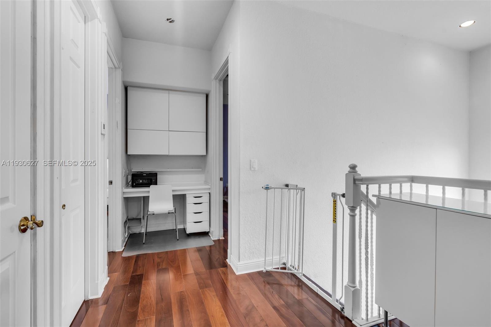 Photo of 1091 Waterside Ln  (1091), Hollywood, Florida, 33019 - 