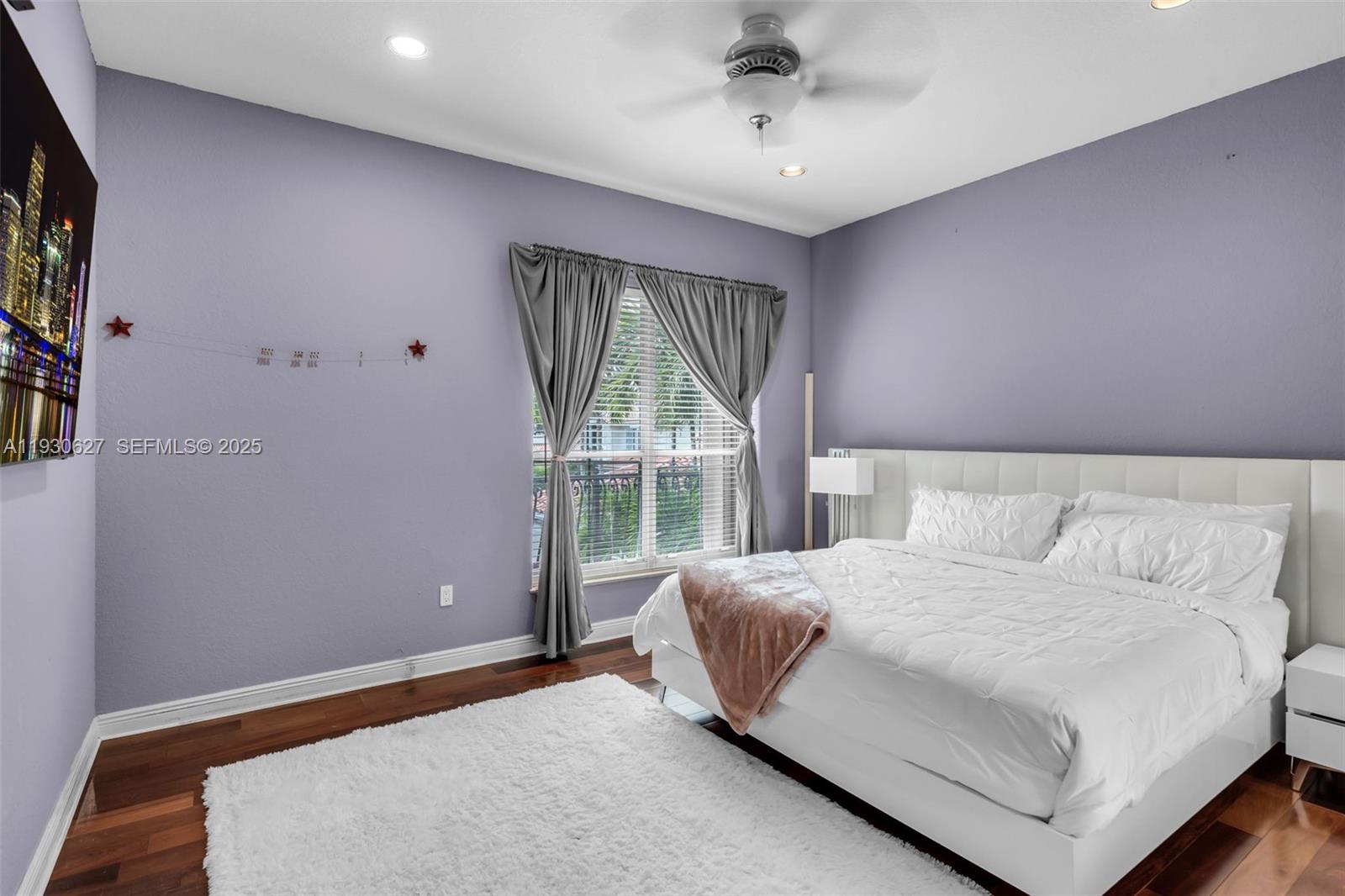 Photo of 1091 Waterside Ln  (1091), Hollywood, Florida, 33019 - 