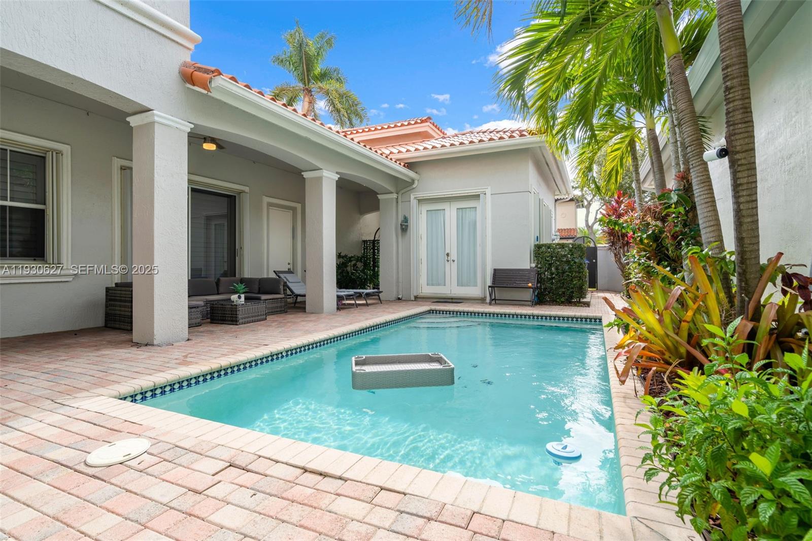 Photo of 1091 Waterside Ln  (1091), Hollywood, Florida, 33019 - 