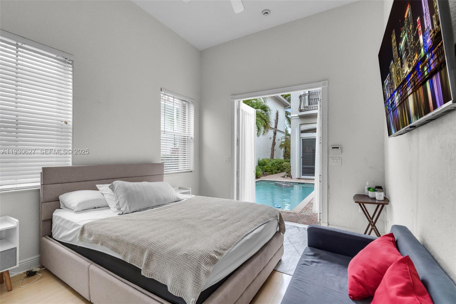 Photo of 1091 Waterside Ln  (1091), Hollywood, Florida, 33019 - 