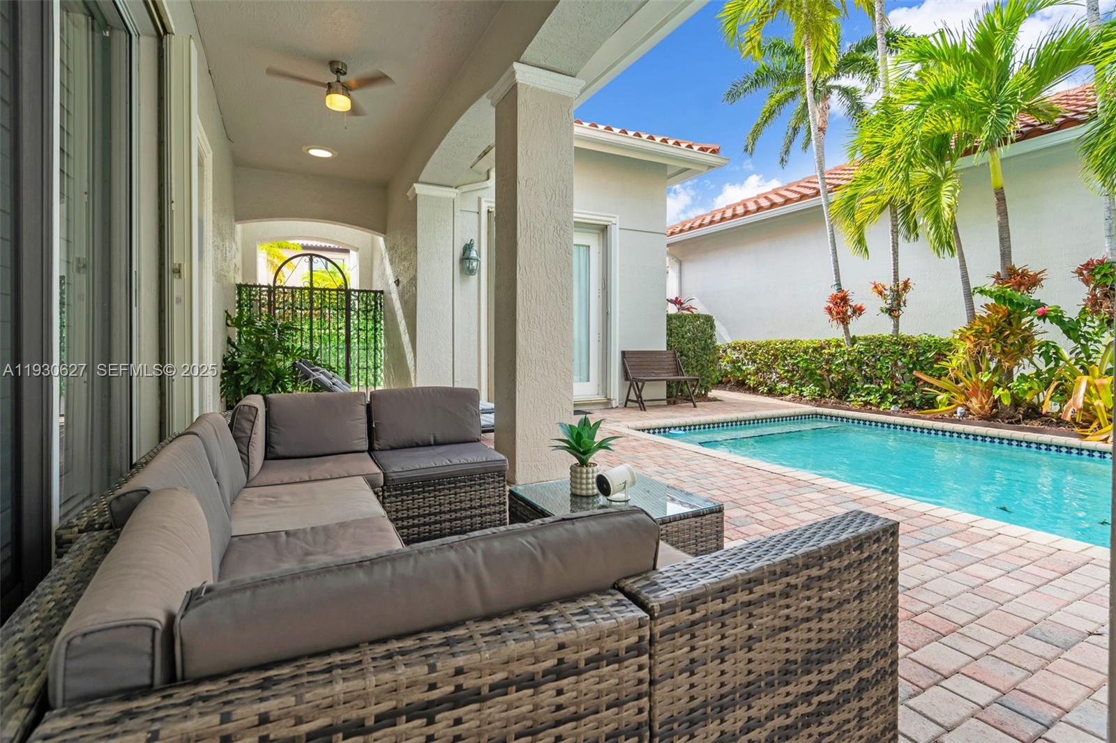 Photo of 1091 Waterside Ln  (1091), Hollywood, Florida, 33019 - 