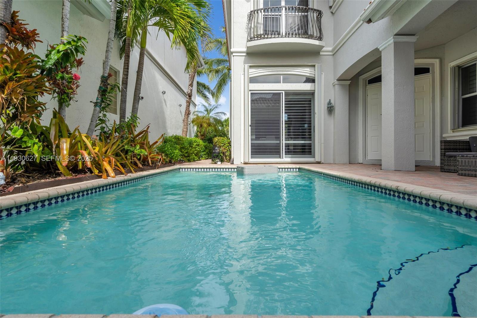 Photo of 1091 Waterside Ln  (1091), Hollywood, Florida, 33019 - 