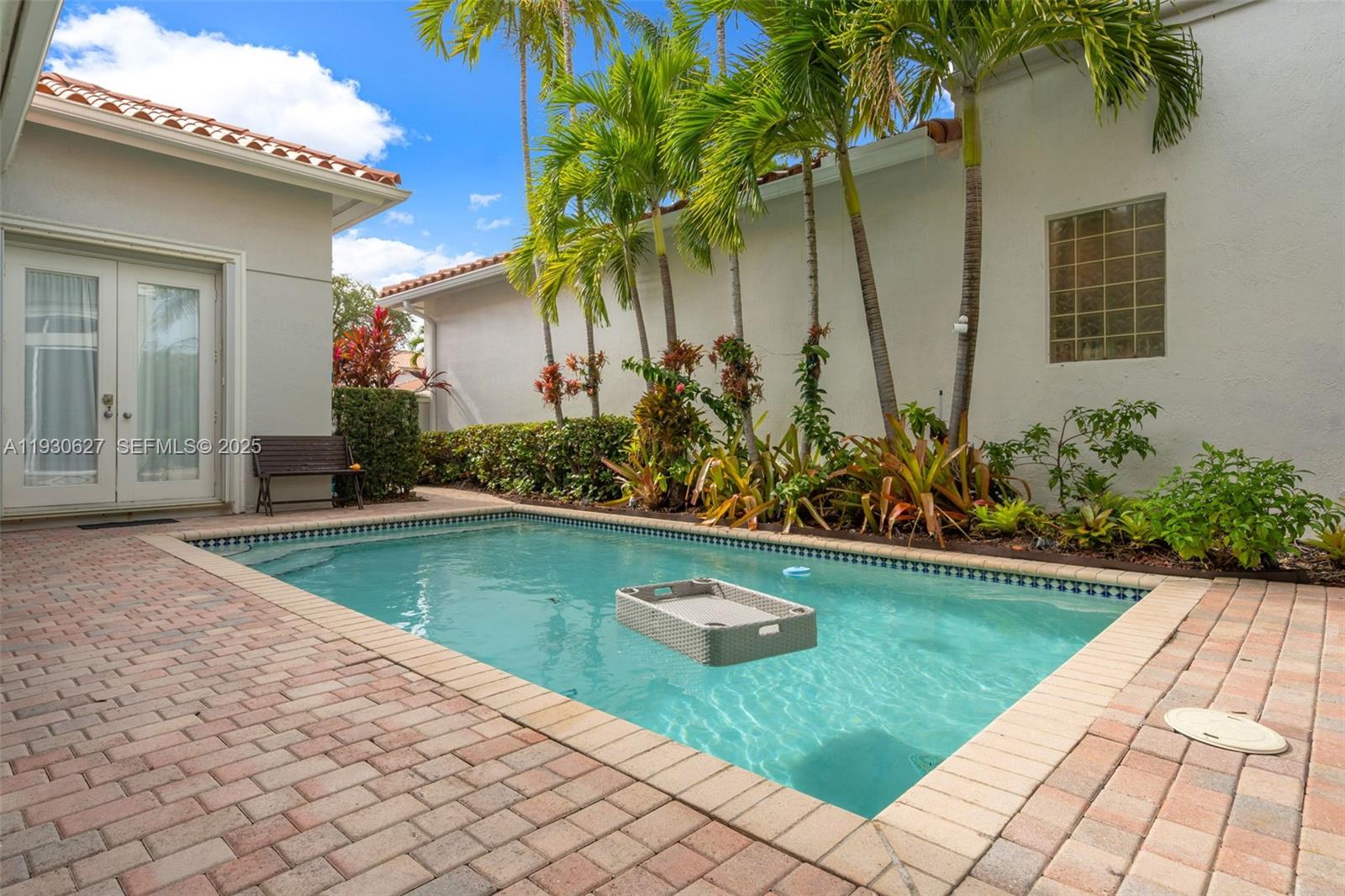 Photo of 1091 Waterside Ln  (1091), Hollywood, Florida, 33019 - 