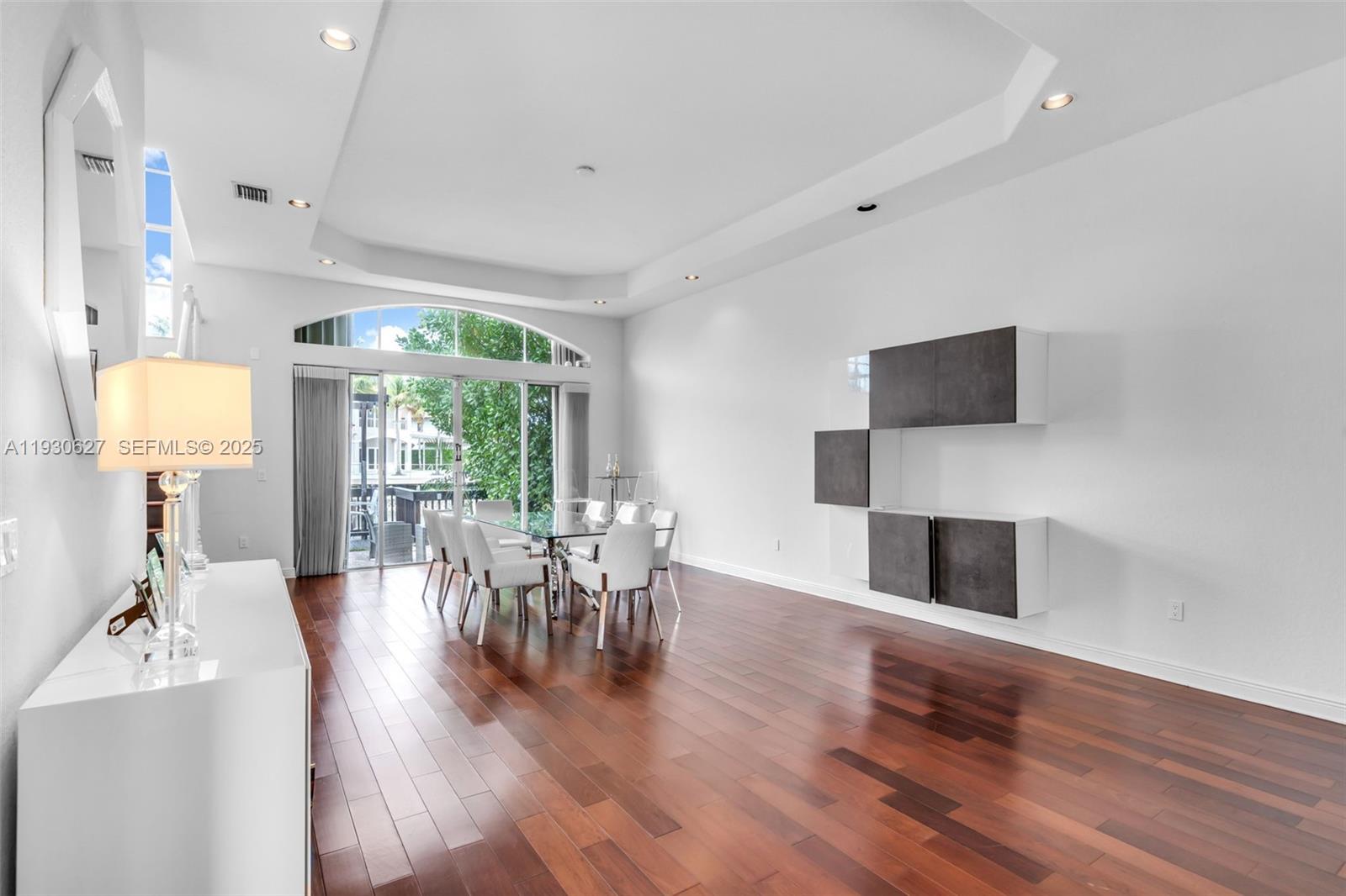 Photo of 1091 Waterside Ln  (1091), Hollywood, Florida, 33019 - 