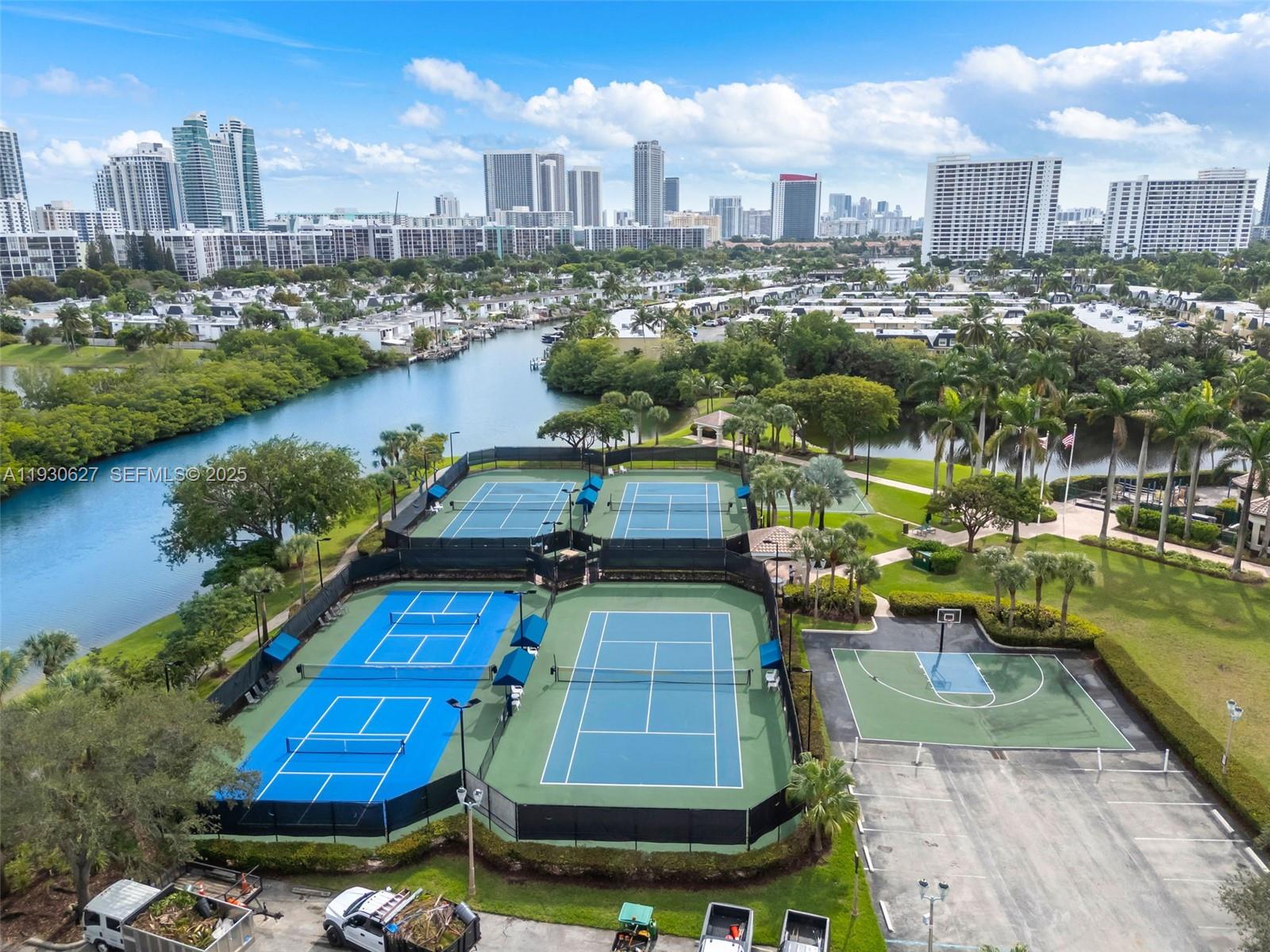 Photo of 1091 Waterside Ln  (1091), Hollywood, Florida, 33019 - 