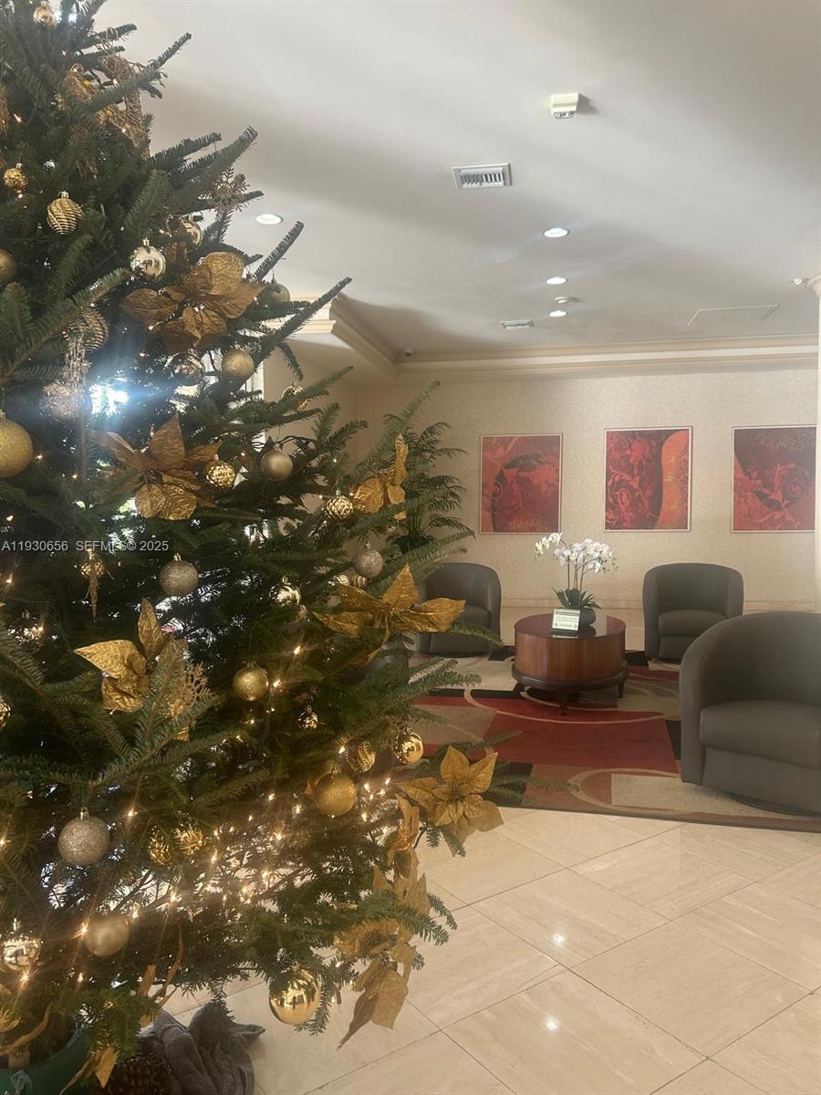 See details 418 2 / 2 1275 sq. ft. $ 2025-12-15 0 Photo