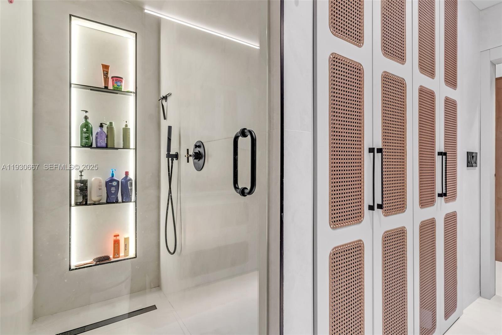 Photo of 20281 Country Club Dr  #TW7, Aventura, Florida, 33180 - 