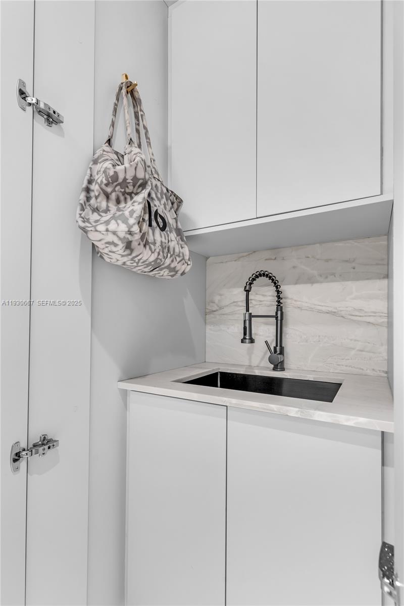 Photo of 20281 Country Club Dr  #TW7, Aventura, Florida, 33180 - 