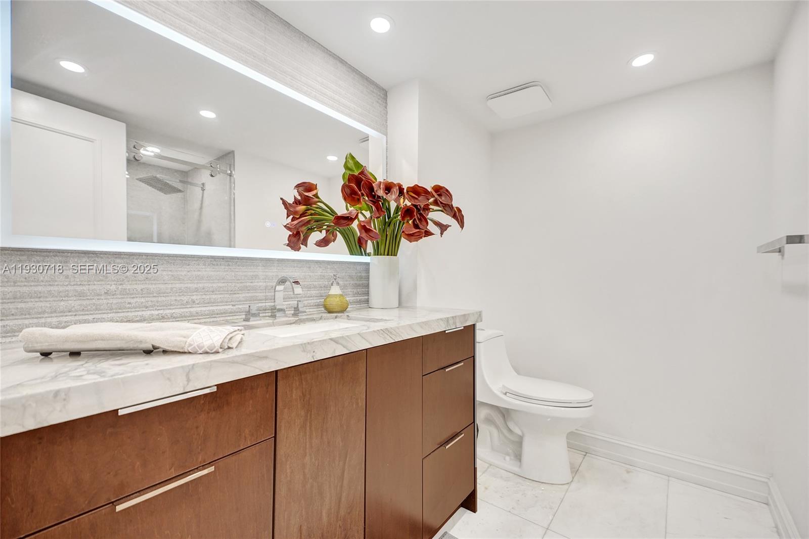 Photo of 19355 Turnberry Way  #26E, Aventura, Florida, 33180 - Guest Bathroom