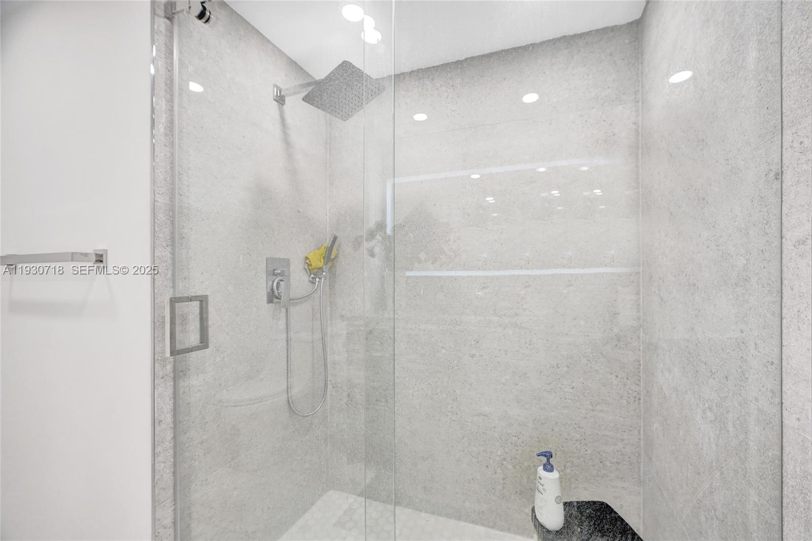 Photo of 19355 Turnberry Way  #26E, Aventura, Florida, 33180 - Guest Bathroom
