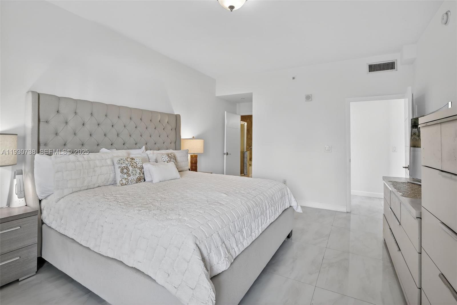 Photo of 3340 190th St  #1101, Aventura, Florida, 33180 - 