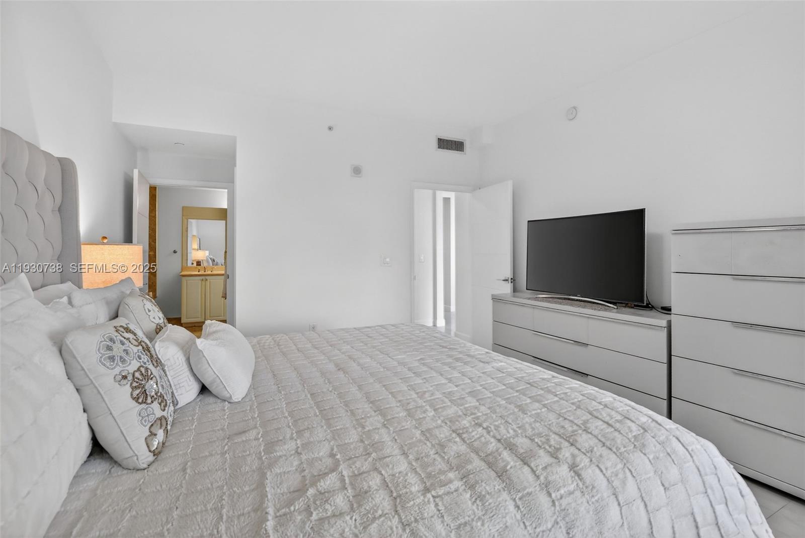 Photo of 3340 190th St  #1101, Aventura, Florida, 33180 - 