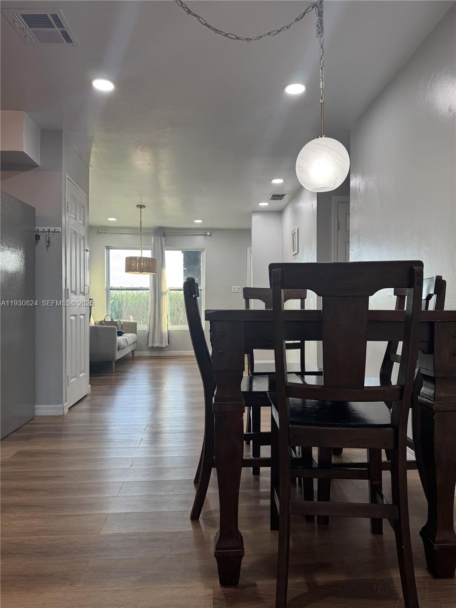 415 3 / 2 1282 sq. ft. $ 2026-04-18 0 Photo