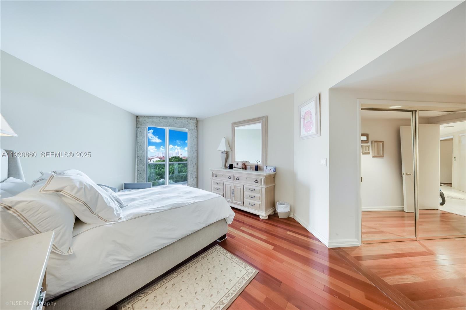 Ver detalles 703 3 / 3 2800 sq. ft. $ 2025-12-15 0 foto