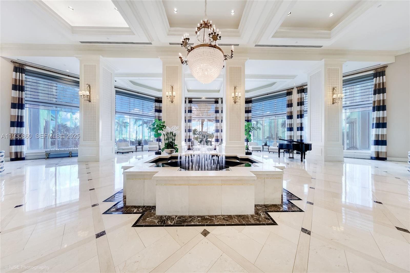 Ver detalles 703 3 / 3 2800 sq. ft. $ 2025-12-15 0 foto