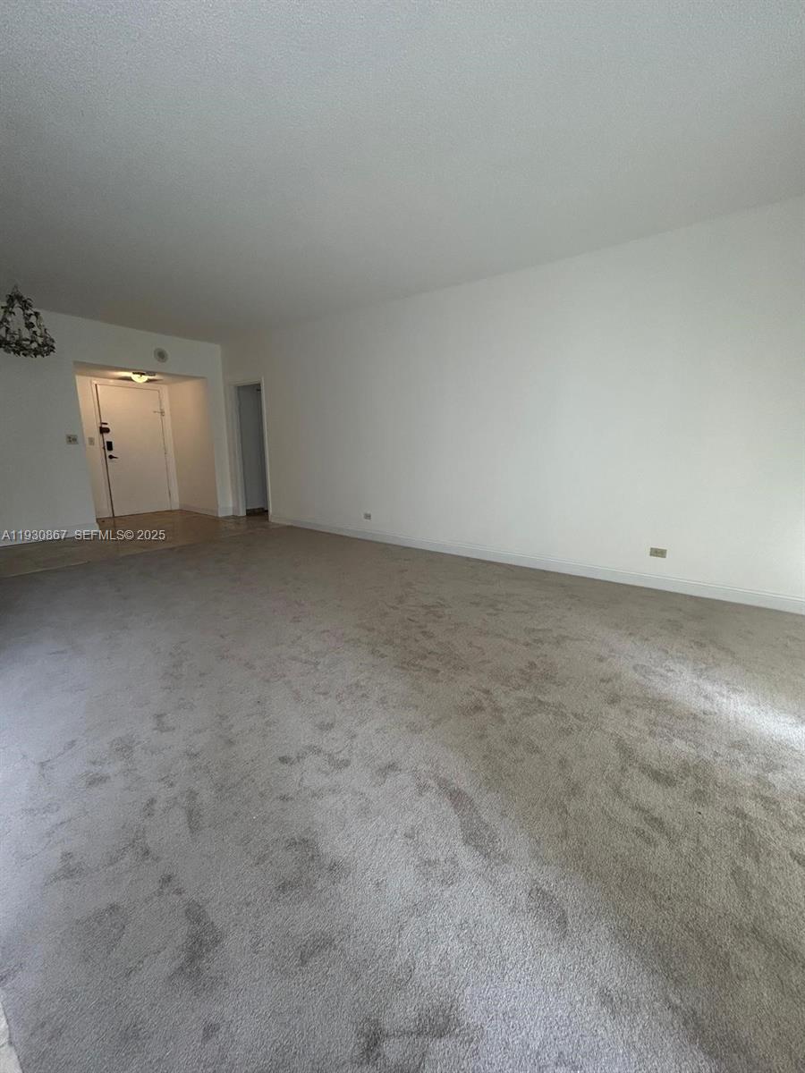LO-5 1 / 2 1104 sq. ft. $ 2025-12-15 0 Photo