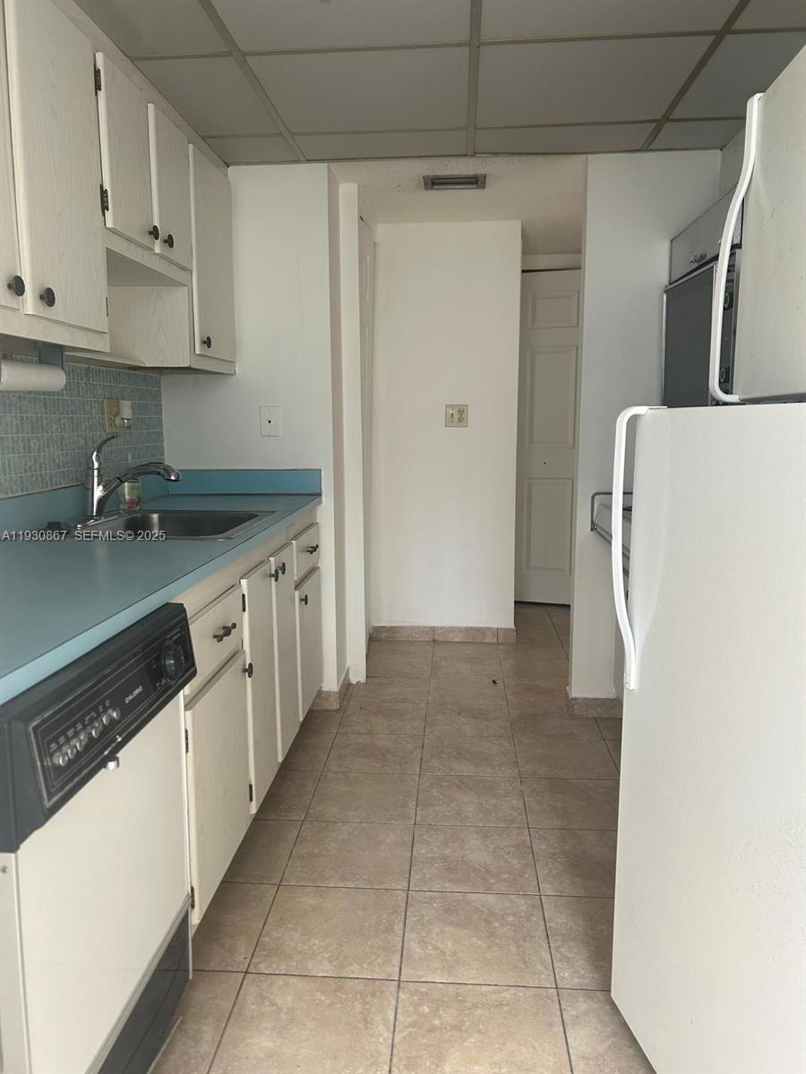 LO-5 1 / 2 1104 sq. ft. $ 2025-12-15 0 Photo