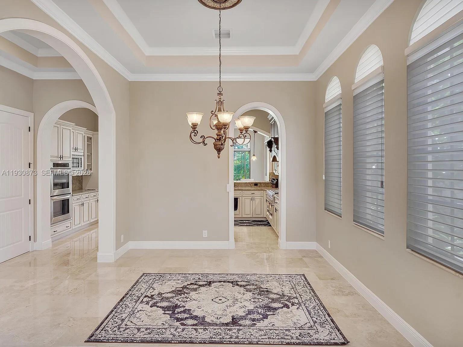 9614 5 / 4 3972 кв.футов $ 2025-12-15 0 Фото