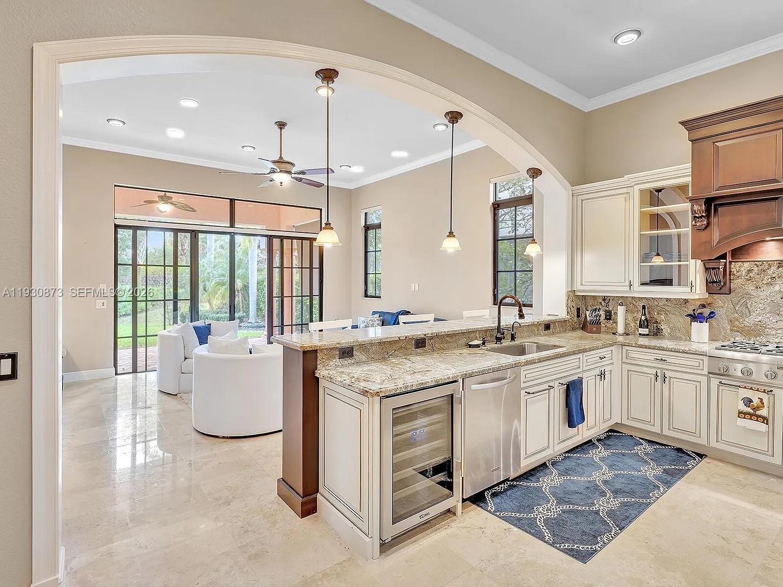 9614 5 / 4 3972 кв.футов $ 2025-12-15 0 Фото