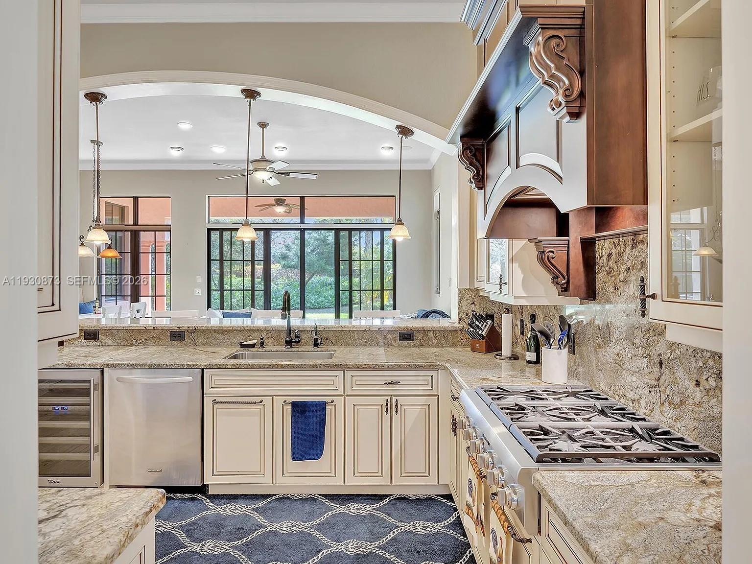 9614 5 / 4 3972 кв.футов $ 2025-12-15 0 Фото