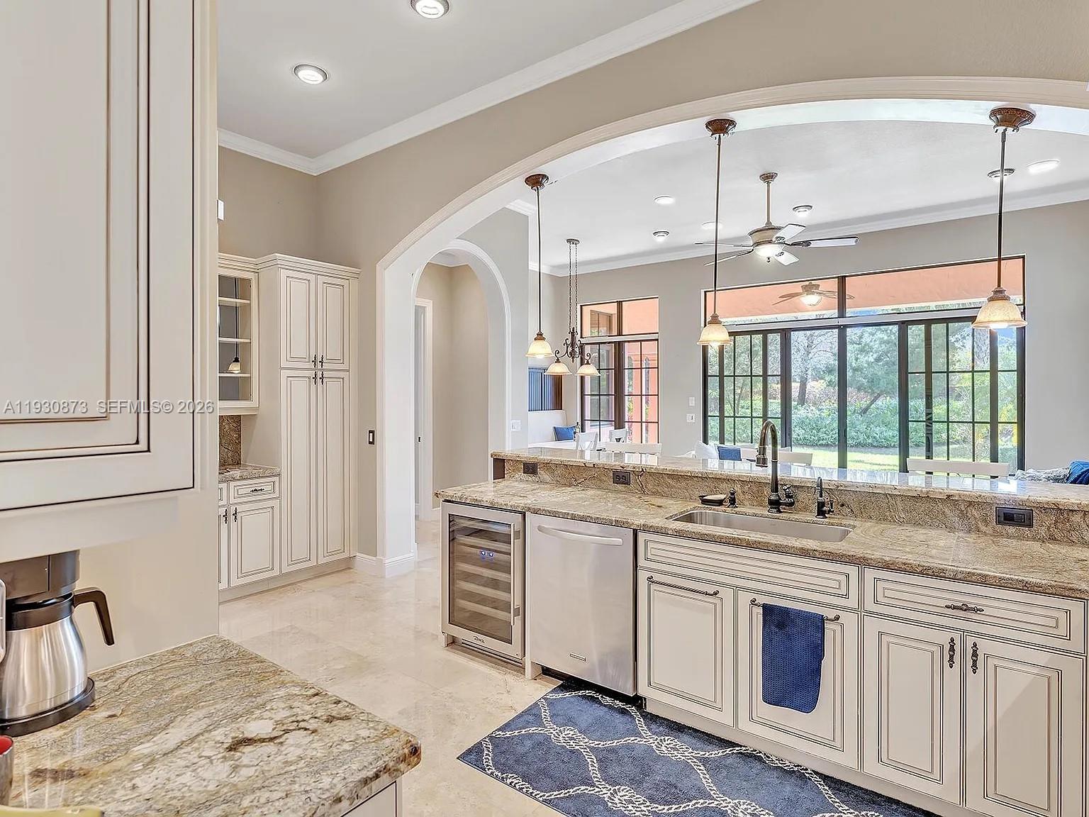 9614 5 / 4 3972 кв.футов $ 2025-12-15 0 Фото