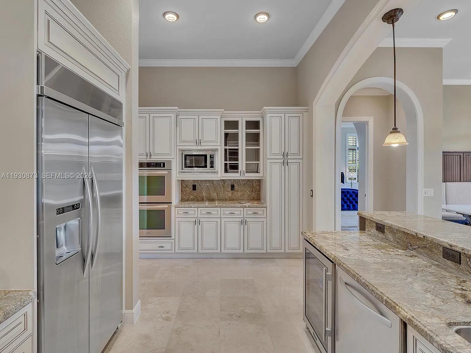 9614 5 / 4 3972 кв.футов $ 2025-12-15 0 Фото