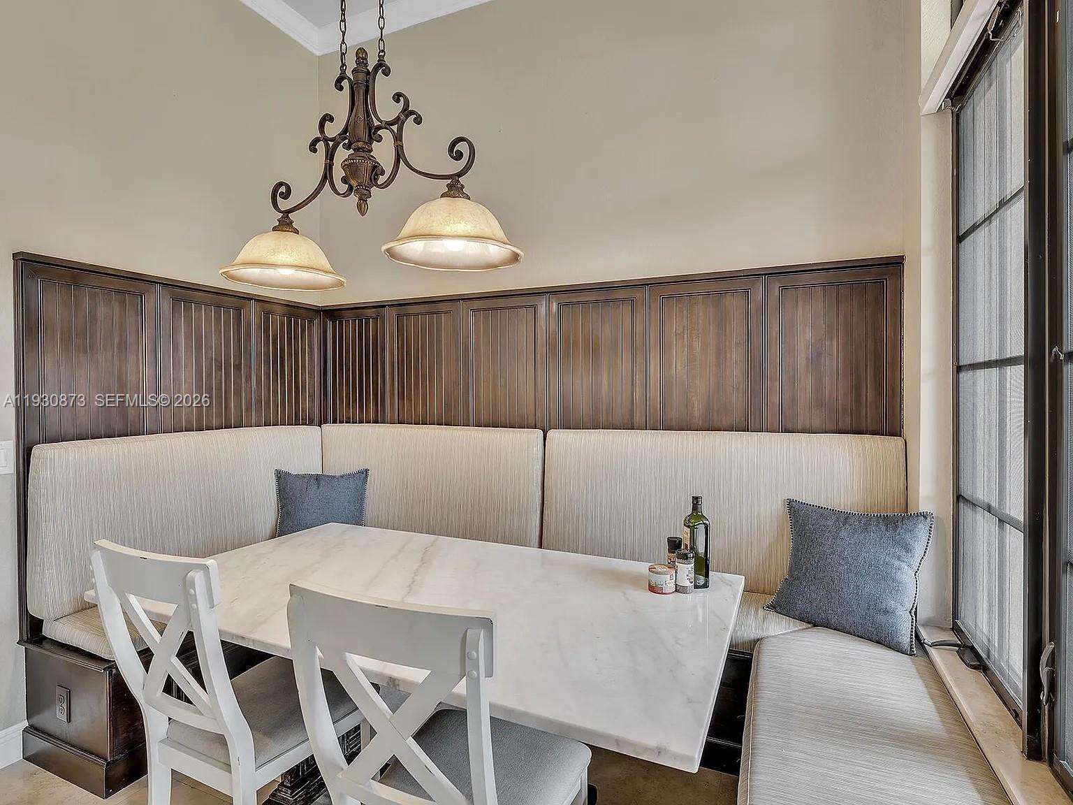 9614 5 / 4 3972 кв.футов $ 2025-12-15 0 Фото