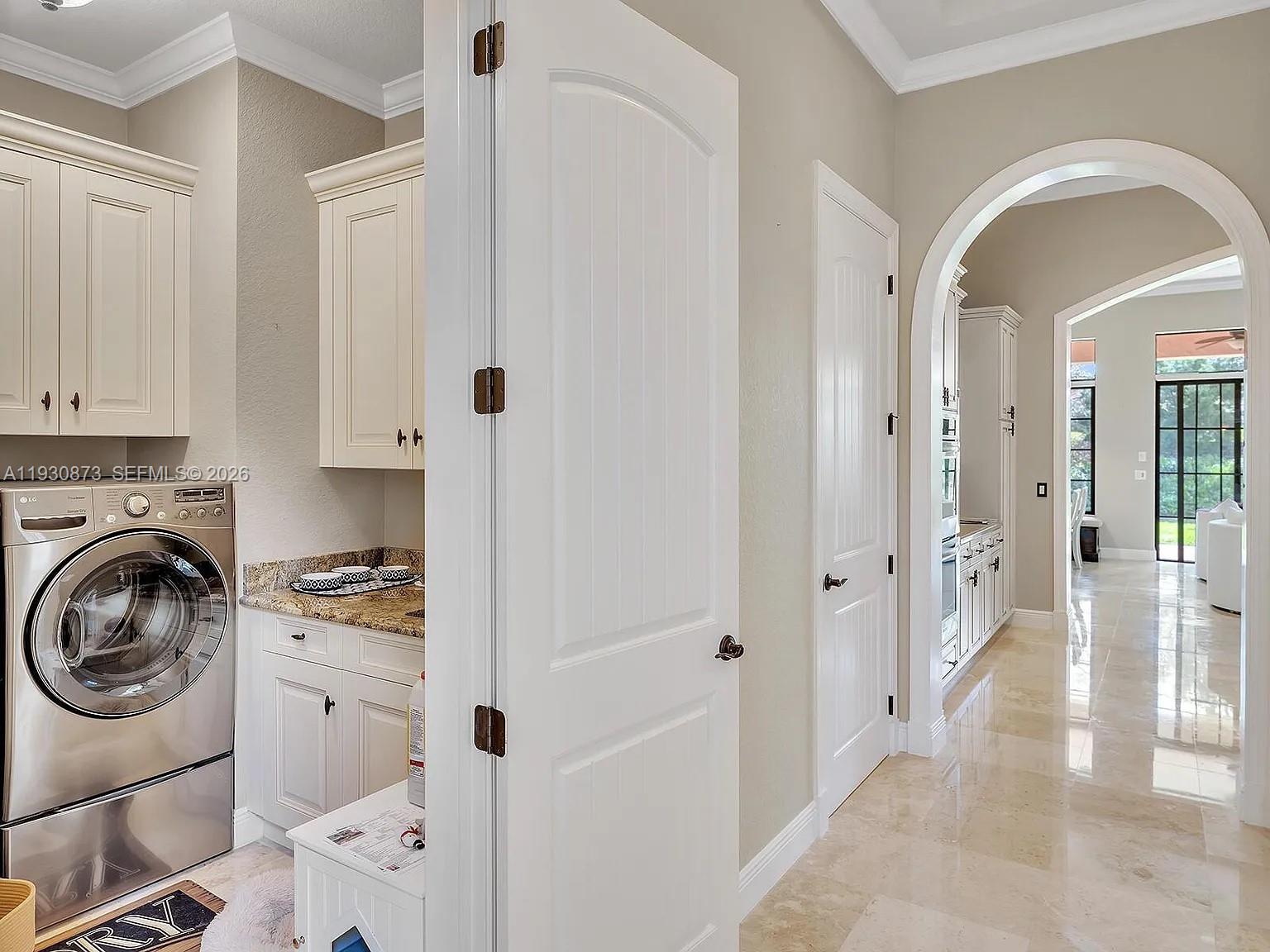 9614 5 / 4 3972 кв.футов $ 2025-12-15 0 Фото