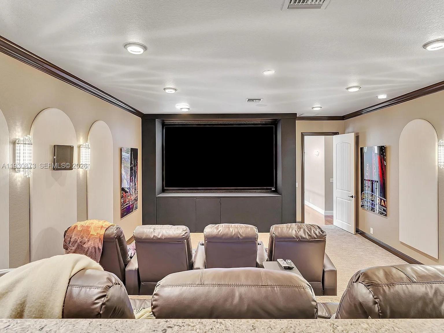 9614 5 / 4 3972 кв.футов $ 2025-12-15 0 Фото