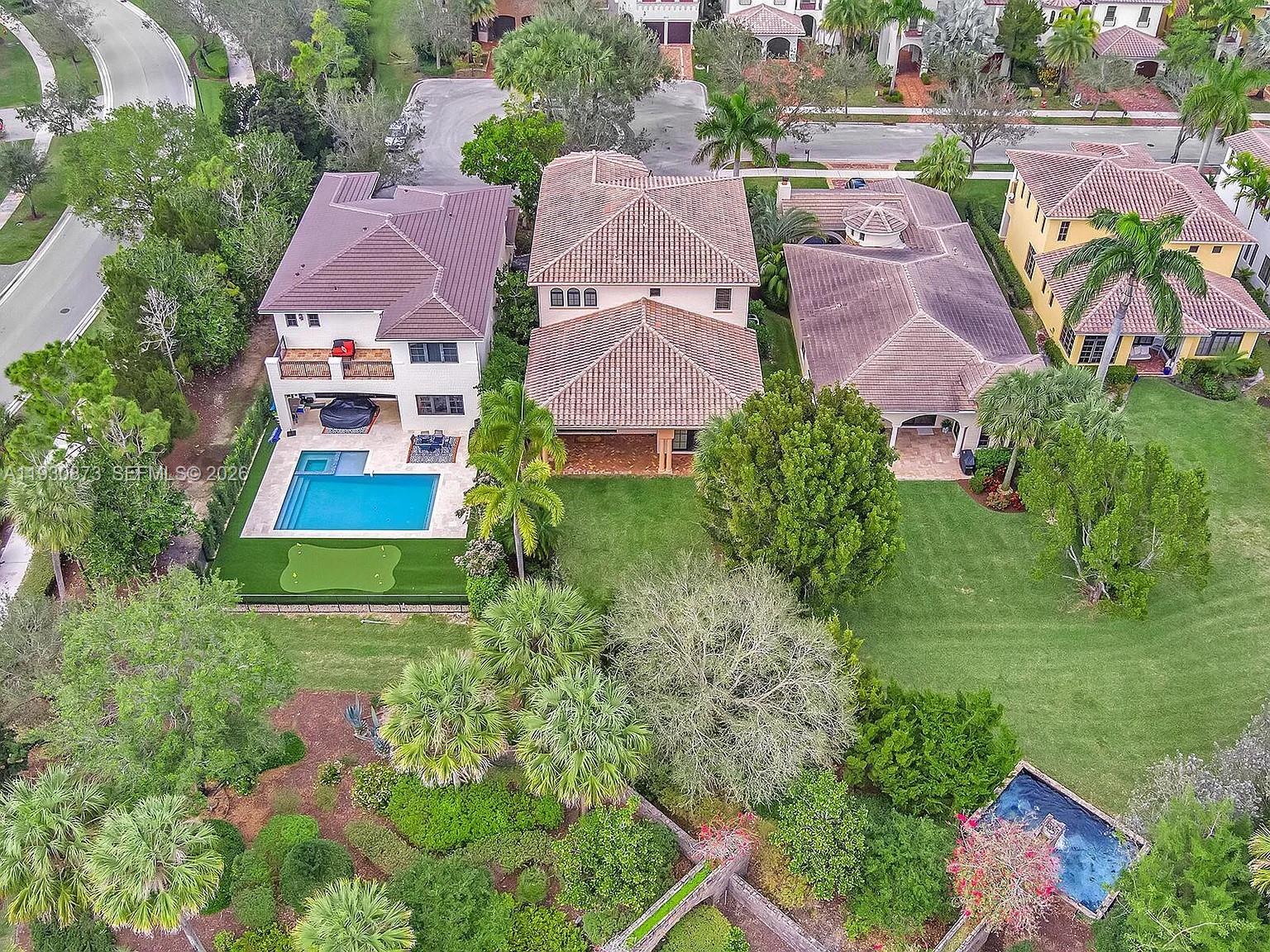 9614 5 / 4 3972 кв.футов $ 2025-12-15 0 Фото