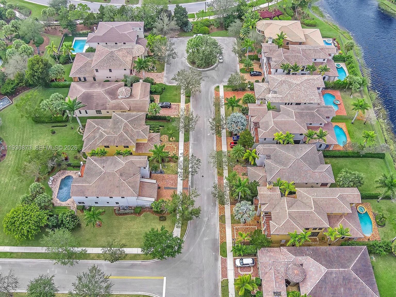 9614 5 / 4 3972 кв.футов $ 2025-12-15 0 Фото