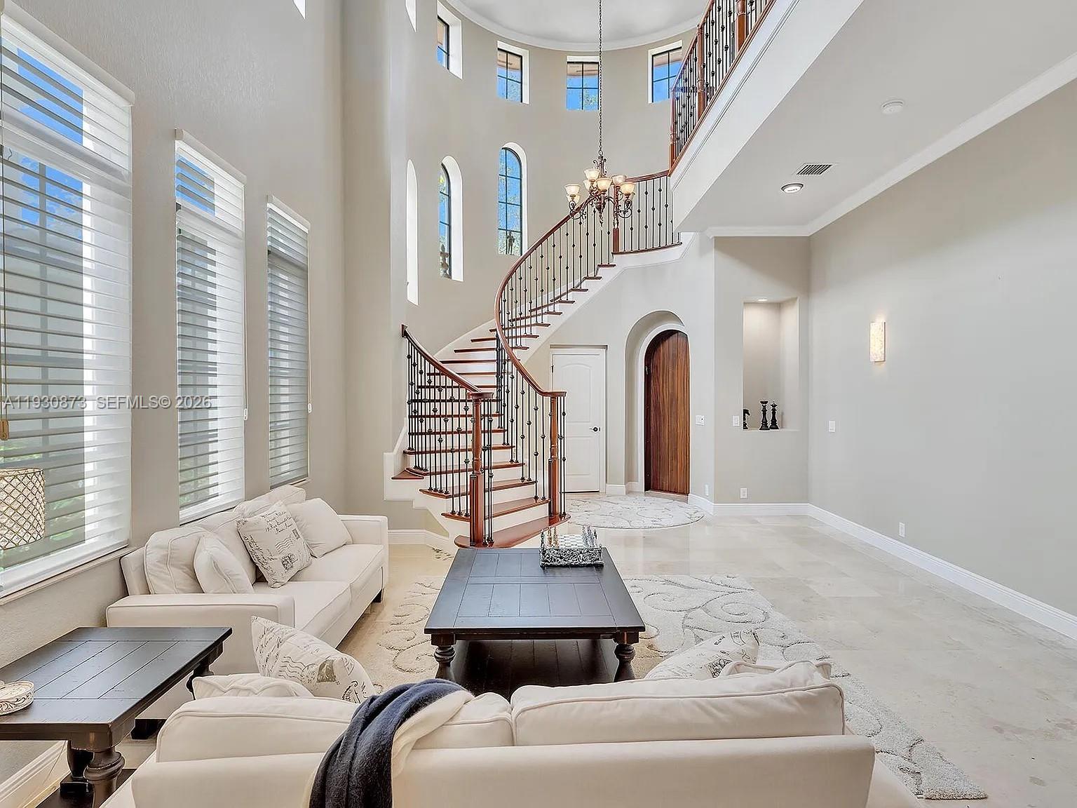 9614 5 / 4 3972 кв.футов $ 2025-12-15 0 Фото