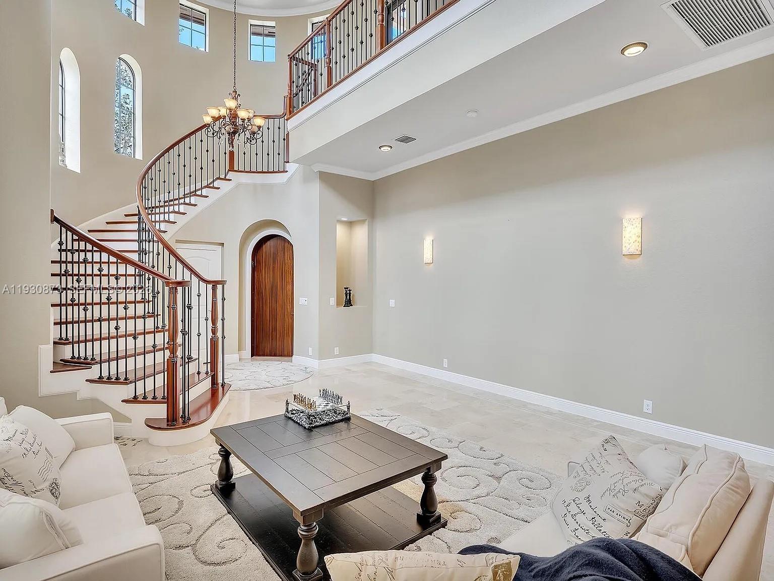 9614 5 / 4 3972 кв.футов $ 2025-12-15 0 Фото