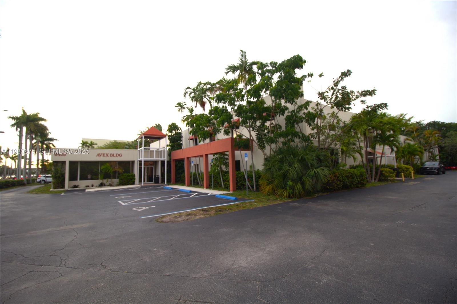 Ver detalles / sq. ft. $ 2025-12-15 0 foto