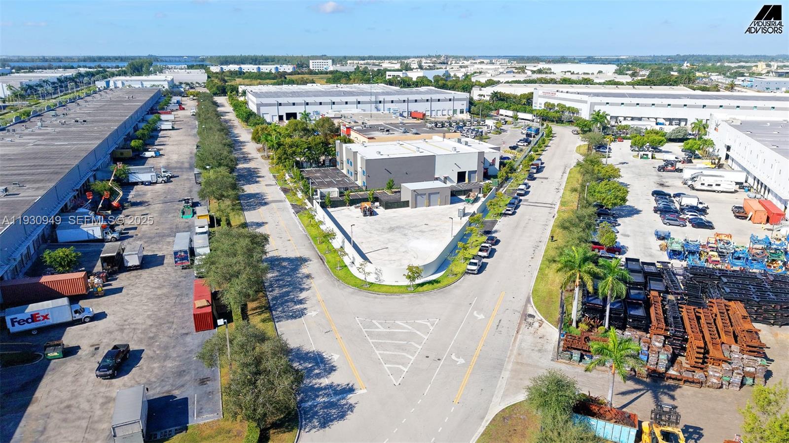   /   кв.футов $ 2025-12-15 0 Фото