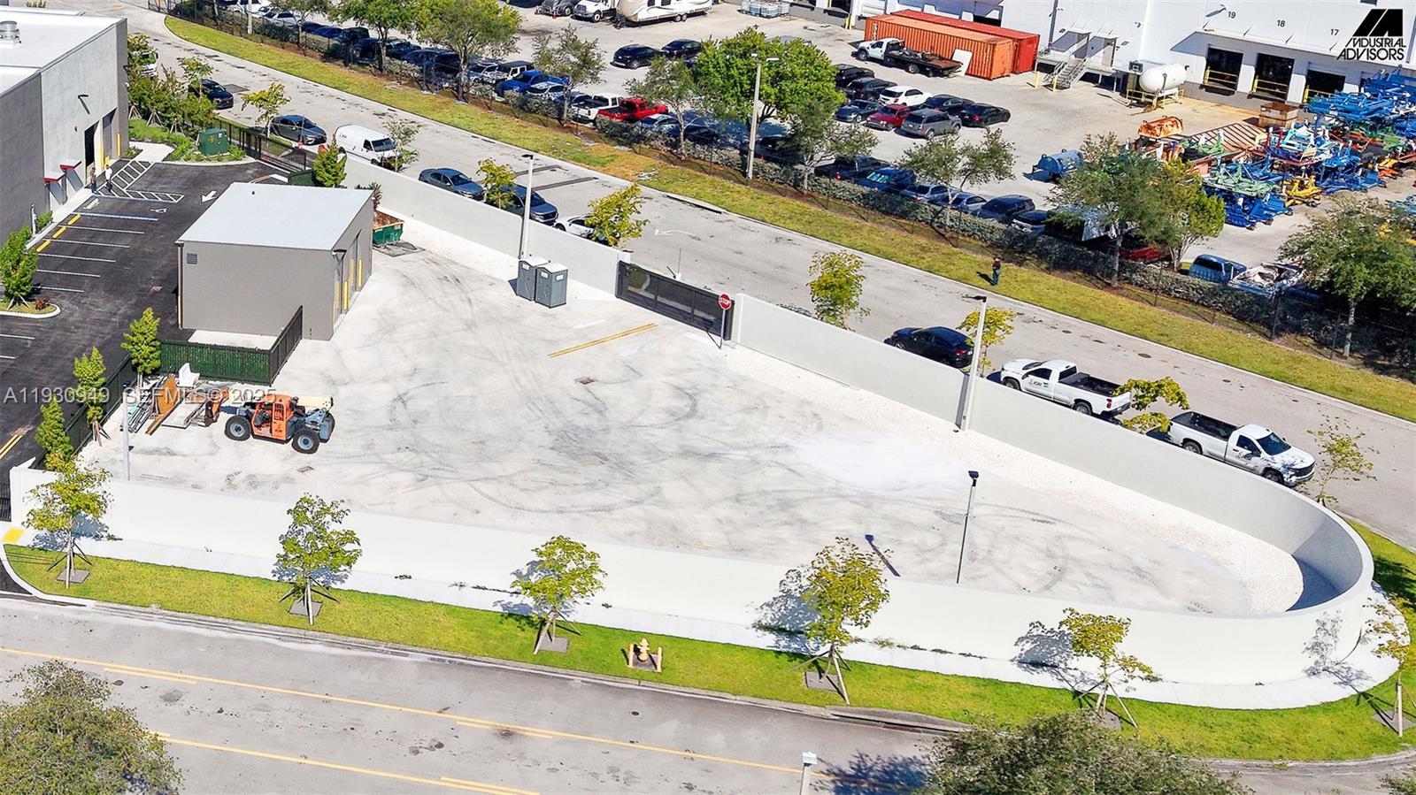   /   кв.футов $ 2025-12-15 0 Фото