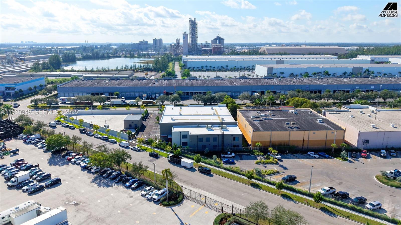   /   кв.футов $ 2025-12-15 0 Фото