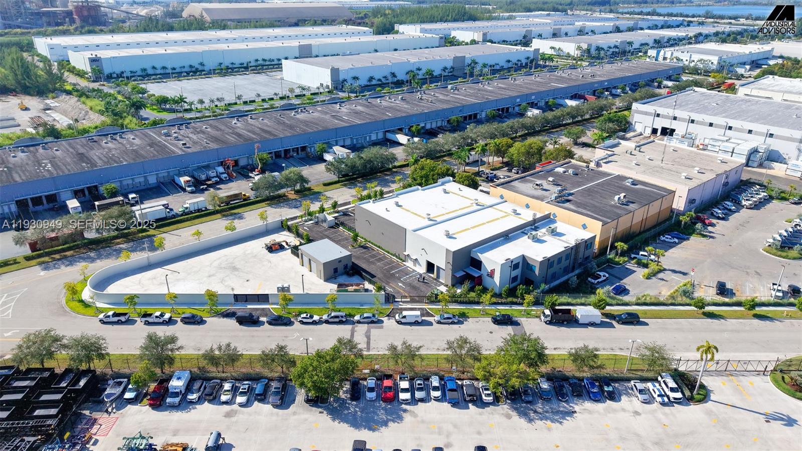   /   кв.футов $ 2025-12-15 0 Фото