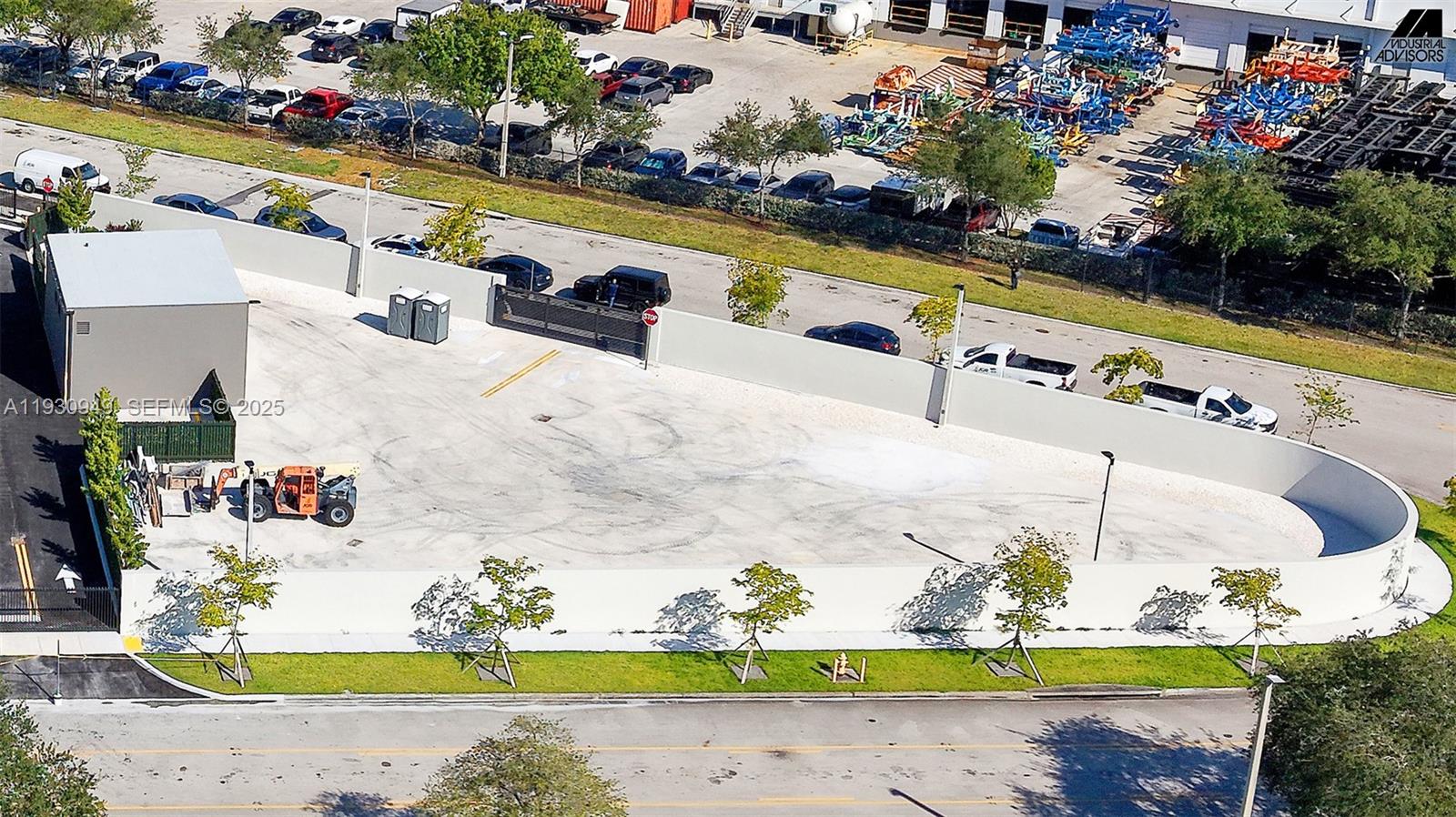   /   кв.футов $ 2025-12-15 0 Фото