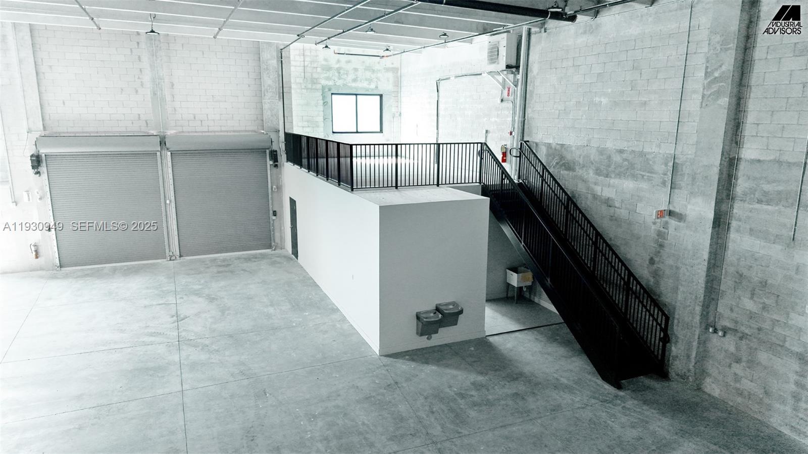   /   кв.футов $ 2025-12-15 0 Фото