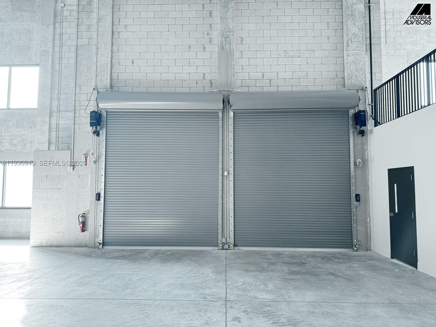   /   кв.футов $ 2025-12-15 0 Фото