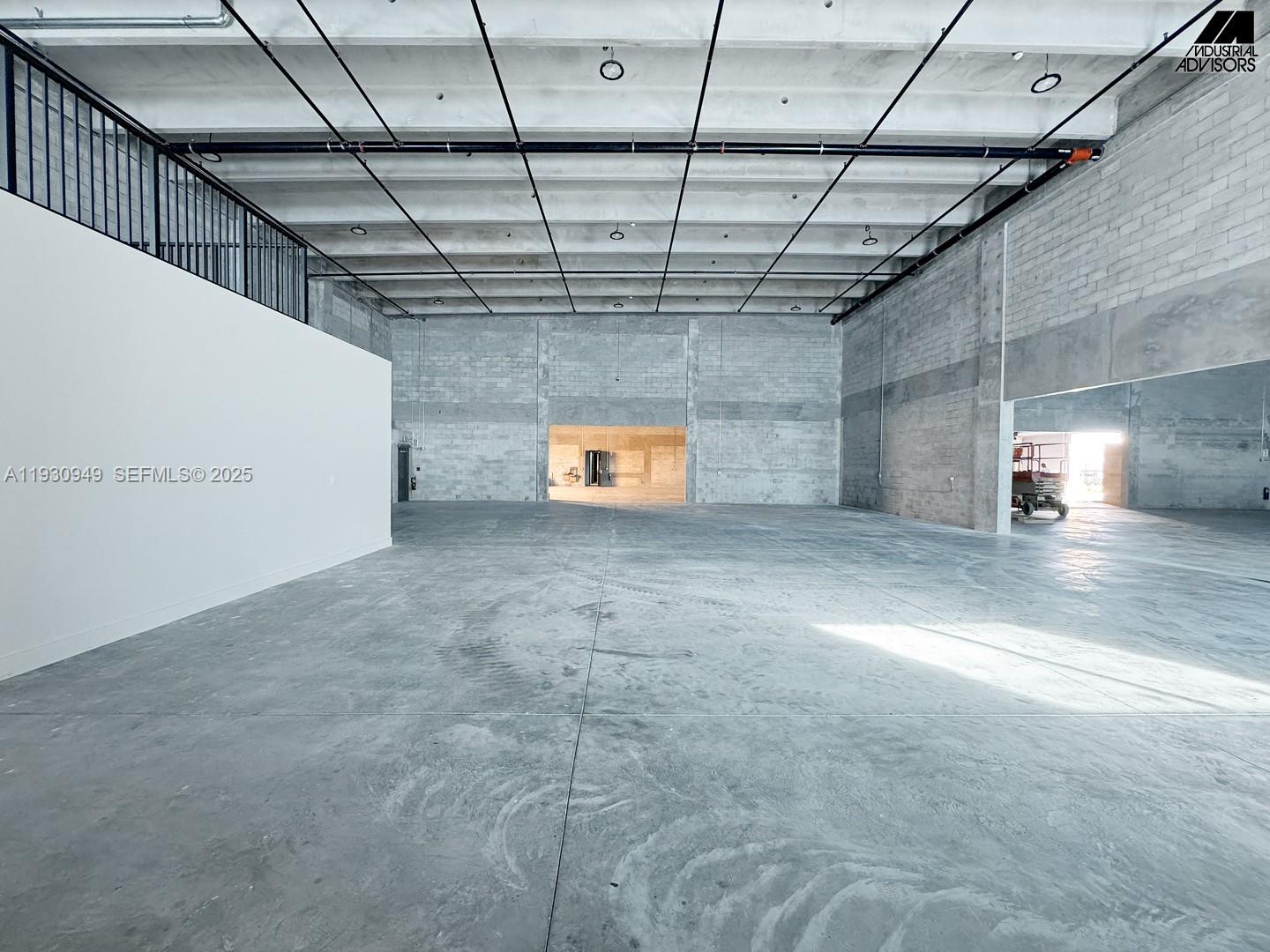   /   кв.футов $ 2025-12-15 0 Фото