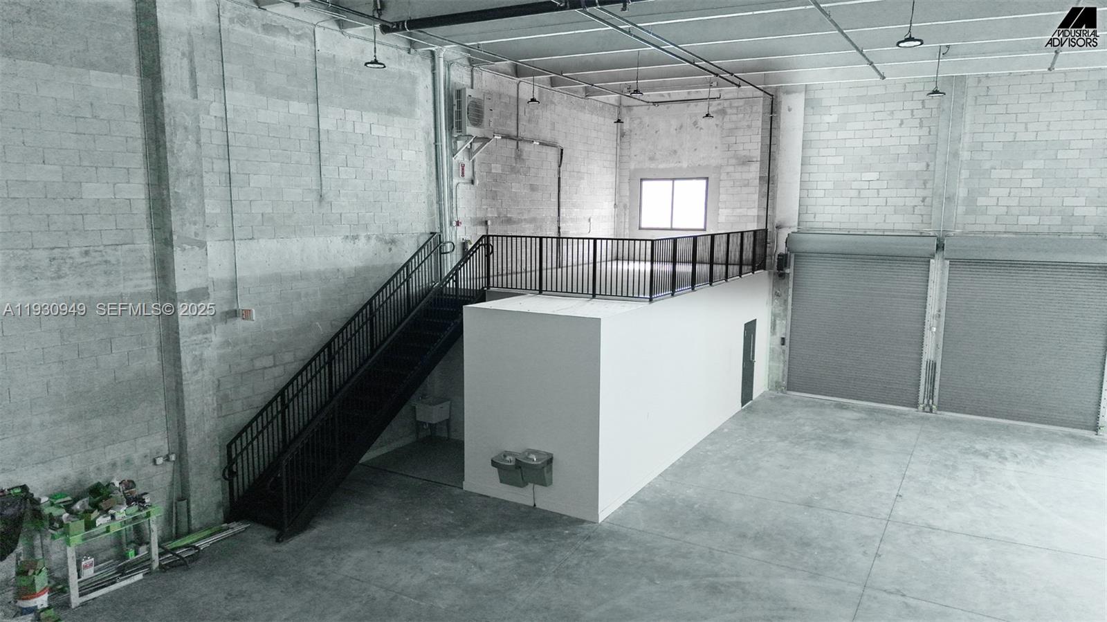   /   кв.футов $ 2025-12-15 0 Фото