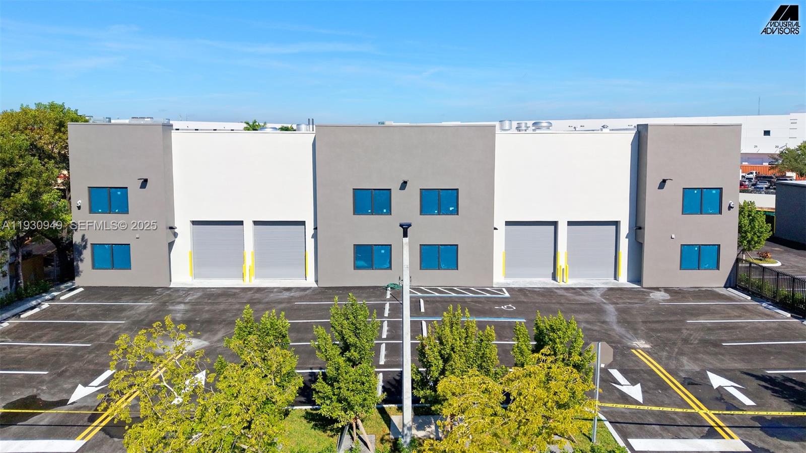   /   кв.футов $ 2025-12-15 0 Фото